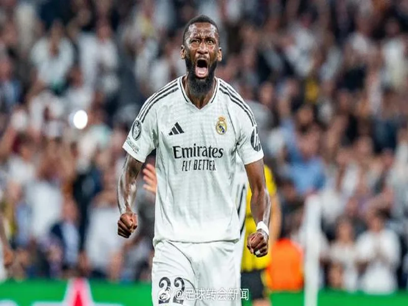 西班牙名嘴：维尼在替补席发笑不职业，在哪都该被开除